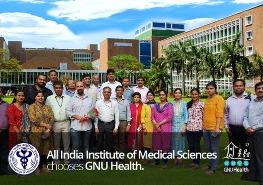 Group picture of AIIMS IT personnel and Luis Falcon